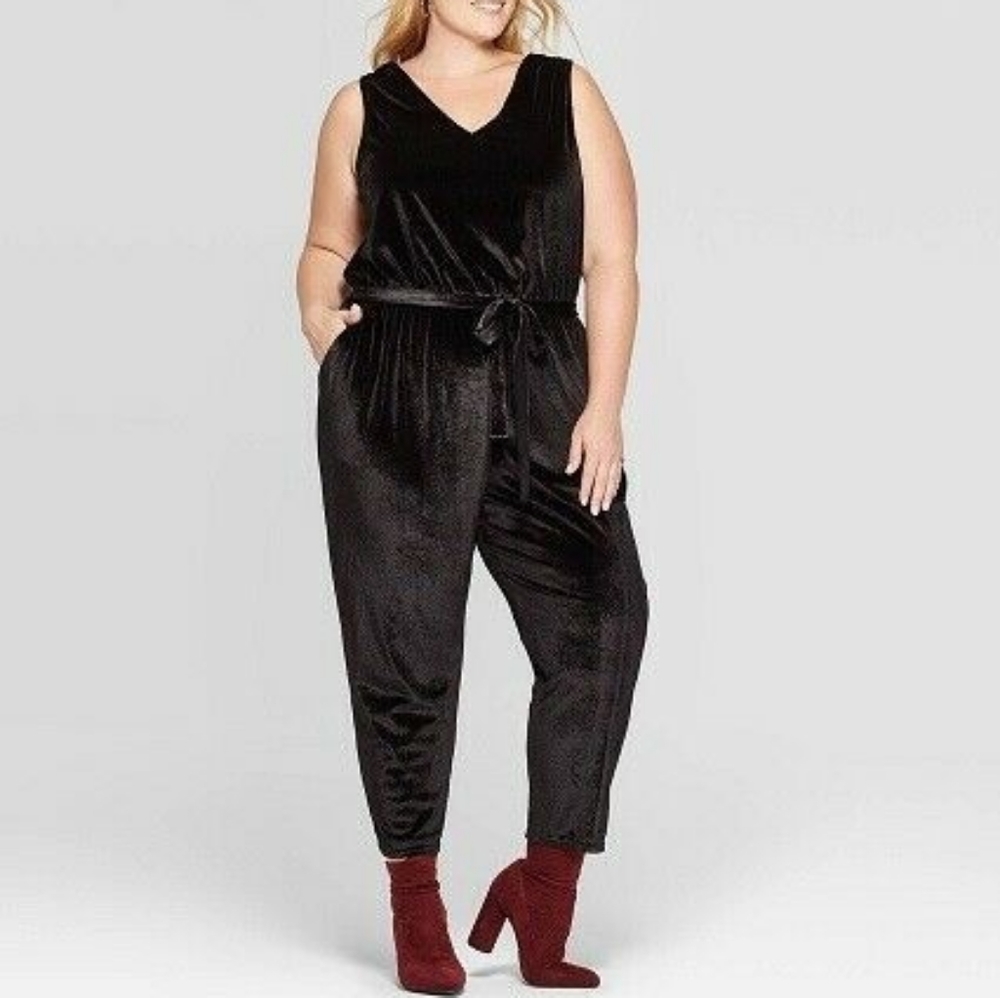 Ava & Viv | Sleeveless V-Neck Velour Jumpsuit